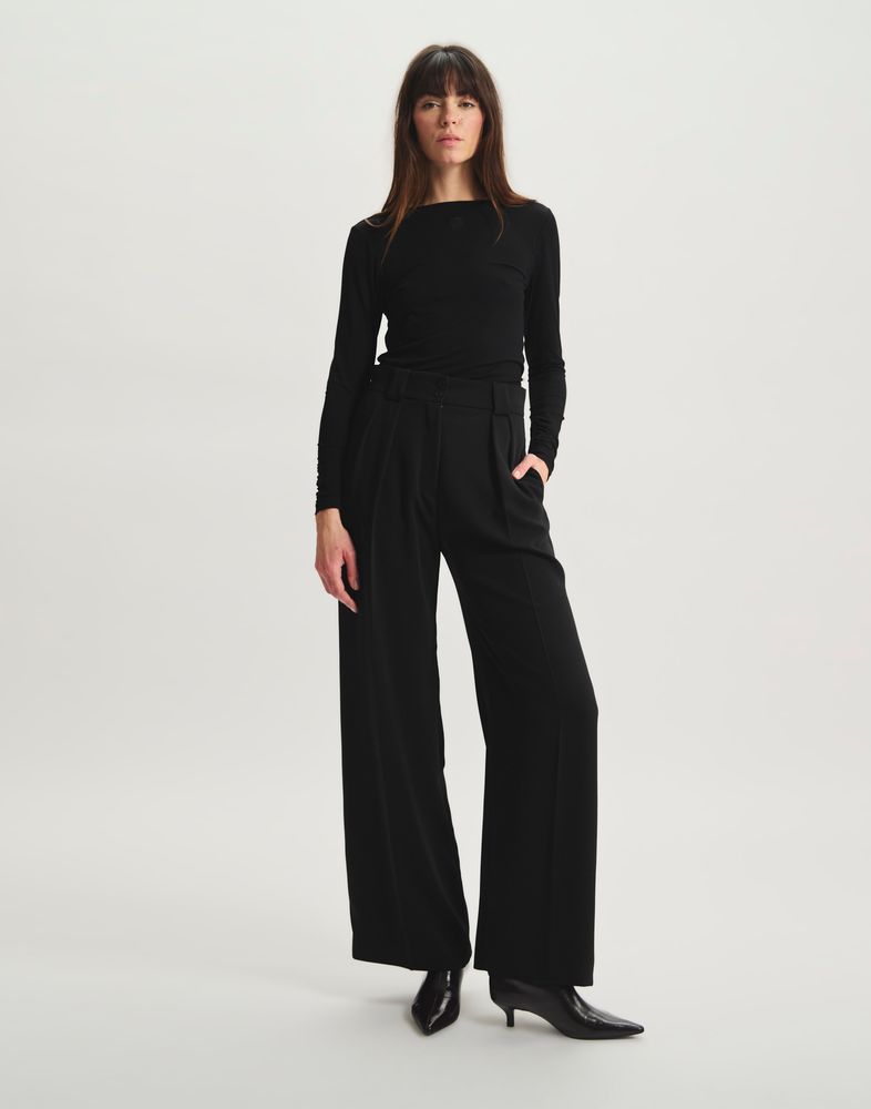 Pantalon pinces Marlne 198 €